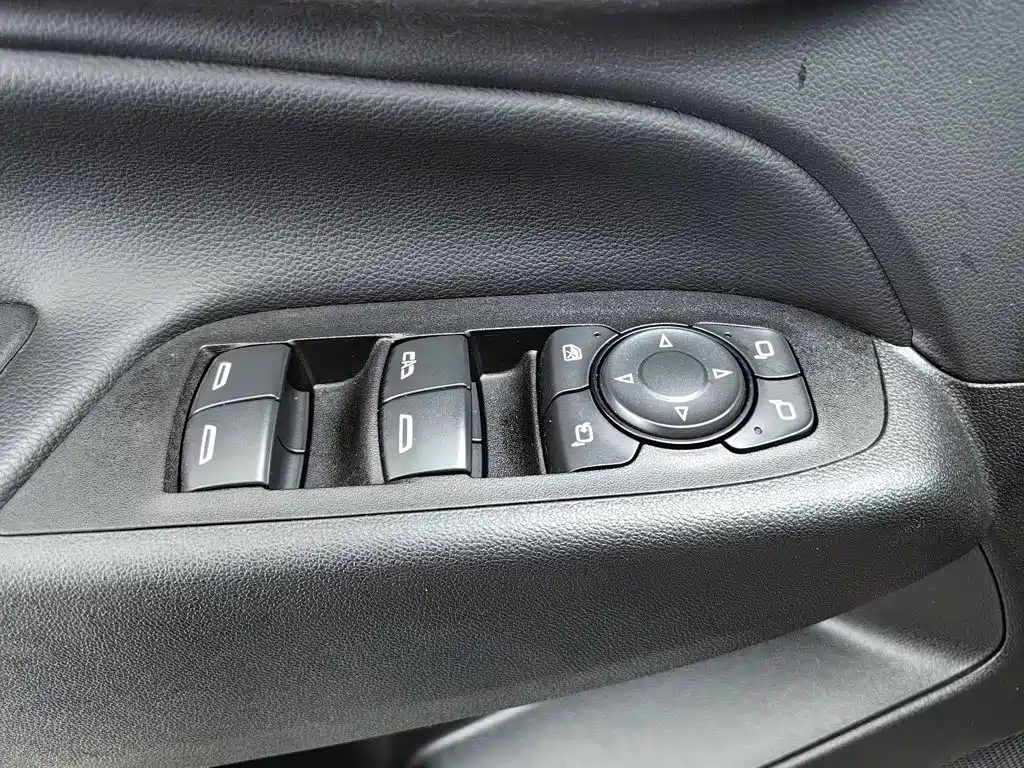 Chevrolet Equinox — миниатюра 9