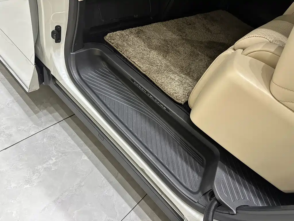 Toyota Vellfire — миниатюра 13