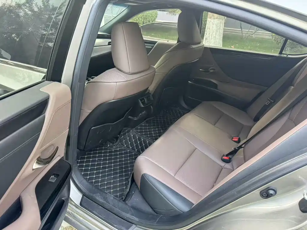 Lexus ES — миниатюра 6