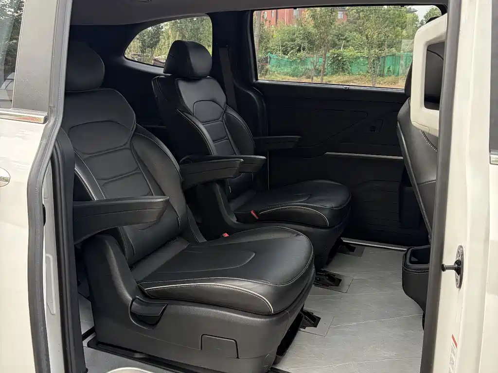 Hyundai Custo — миниатюра 10