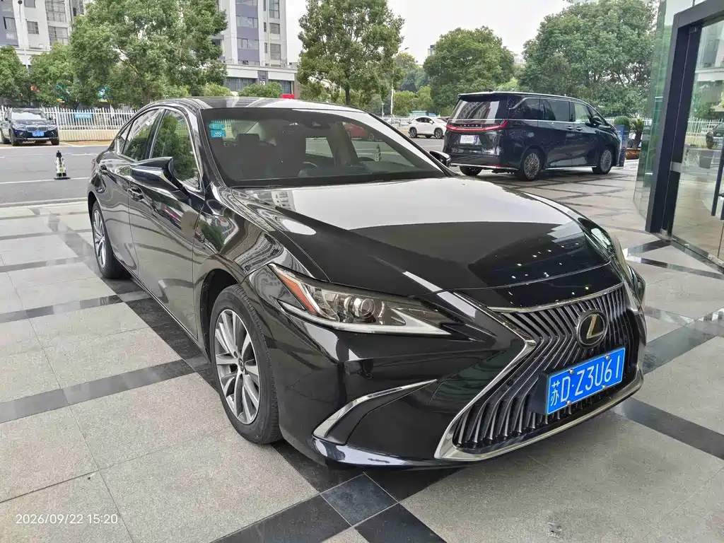 Lexus ES — миниатюра 2