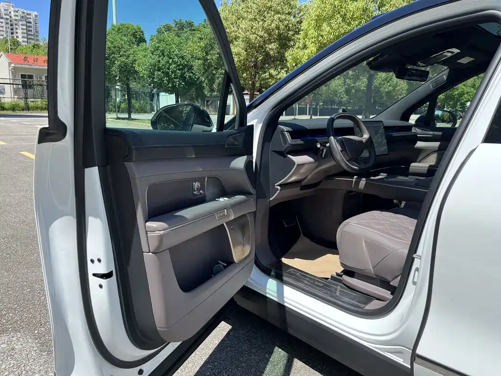 NIO ES8 2026 мест Executive Luxury