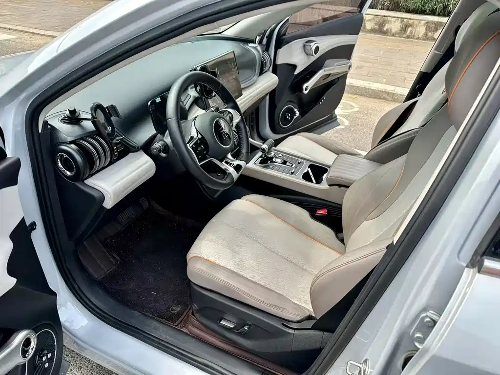 BYD Yuan Plus — миниатюра 6