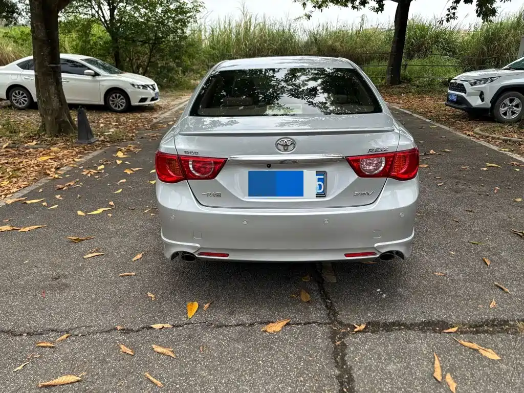 Toyota Reiz — миниатюра 11