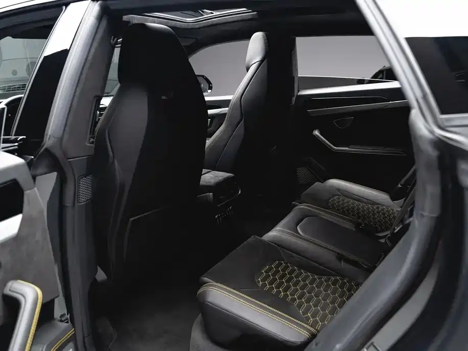Lamborghini Urus — миниатюра 11