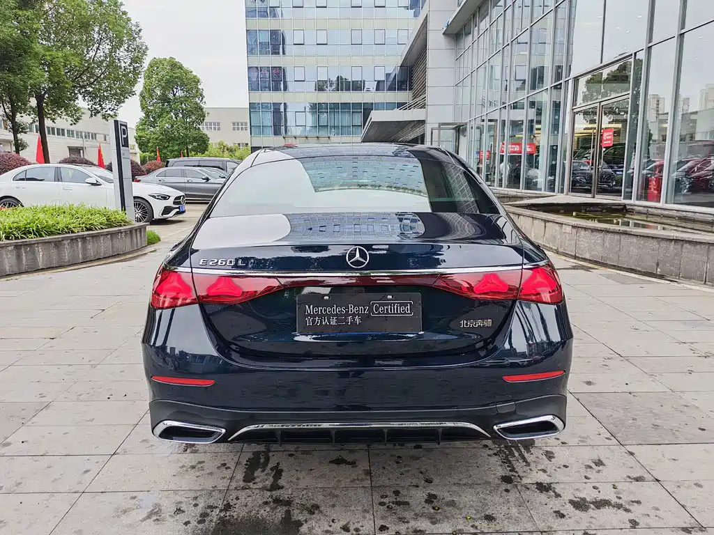 Mercedes-Benz E-Class — миниатюра 22