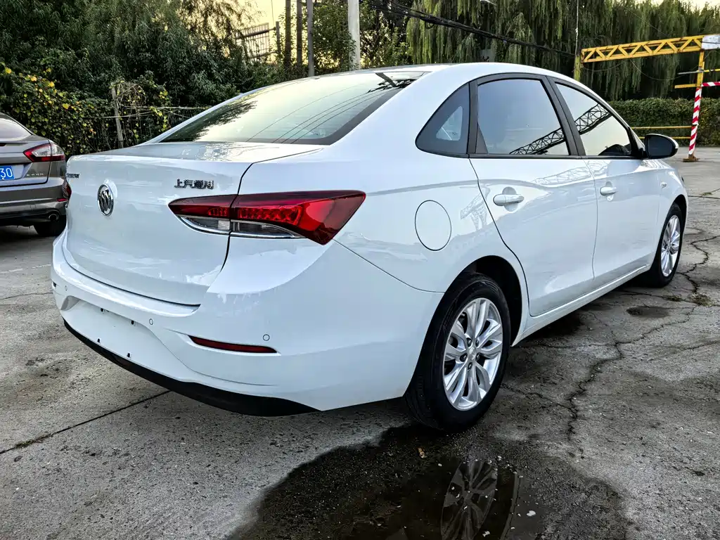 Buick Excelle — миниатюра 7