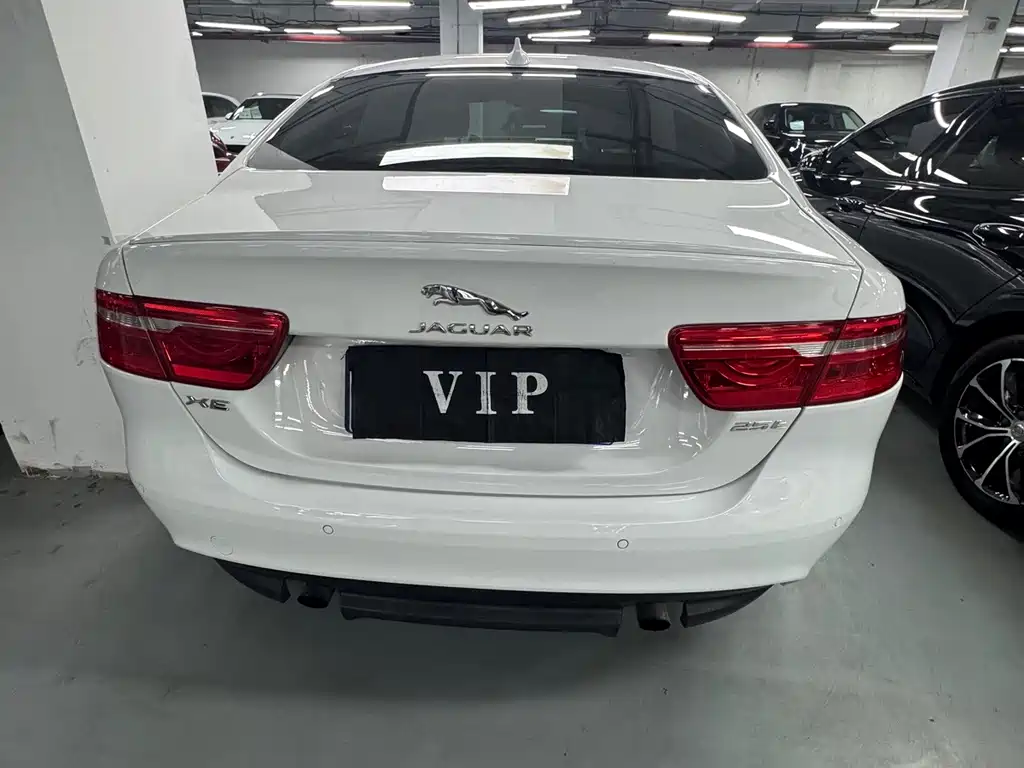 Jaguar XE — миниатюра 18