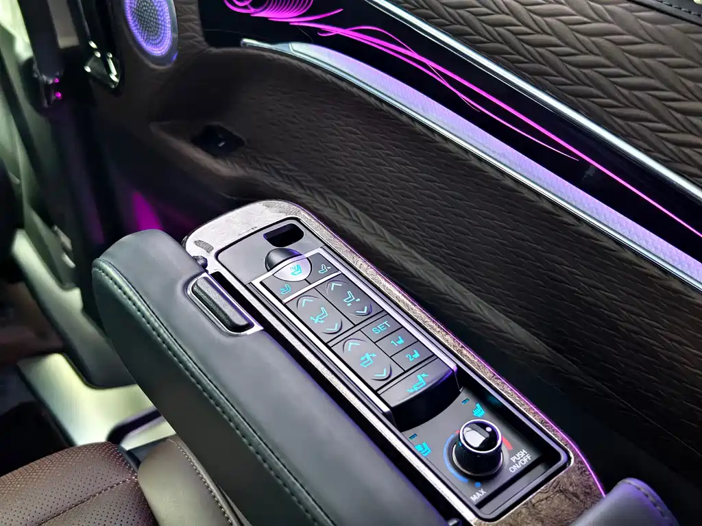Toyota Sienna — миниатюра 19