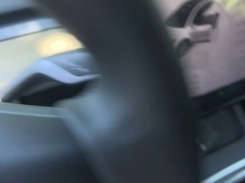 Tesla Model Y — миниатюра 7