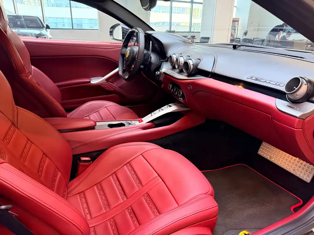 Ferrari F12berlinetta — миниатюра 11