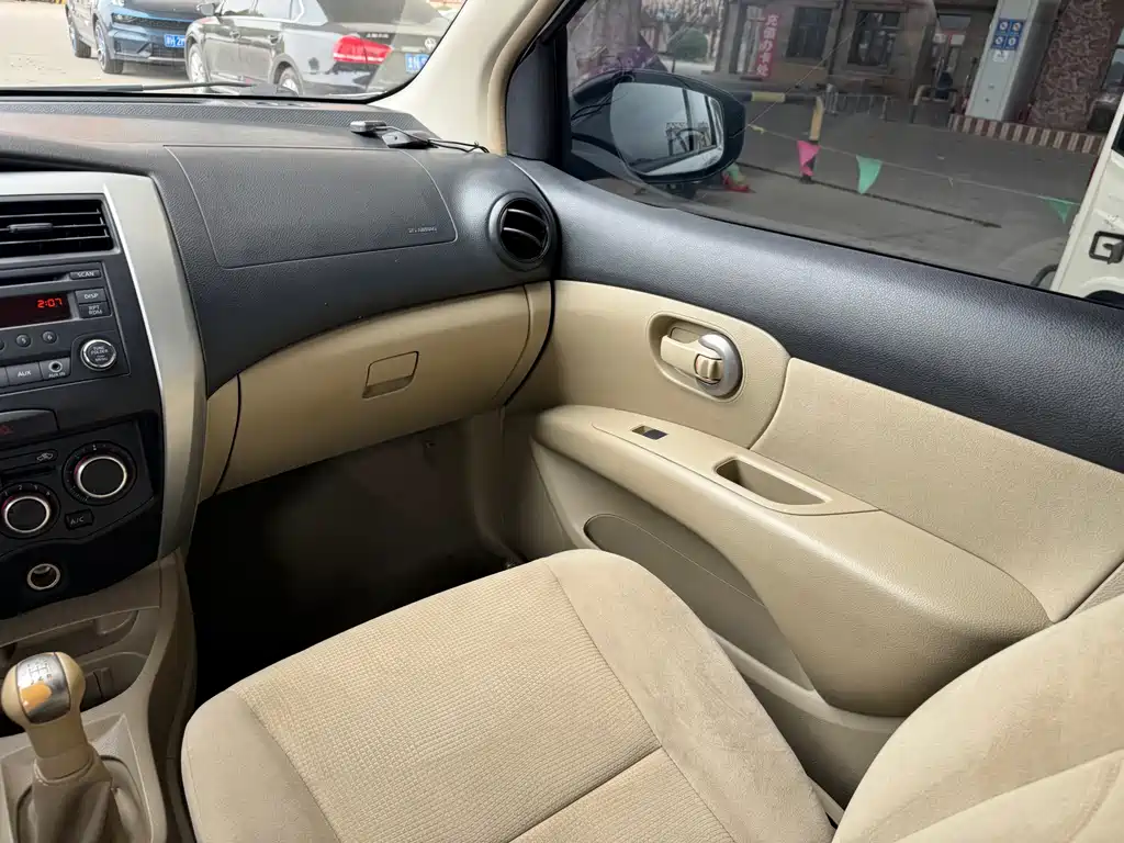 Nissan Livina — миниатюра 16