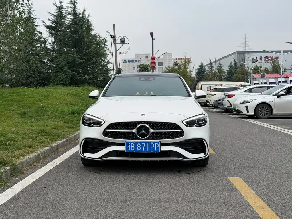 Mercedes-Benz C-Class — миниатюра 2