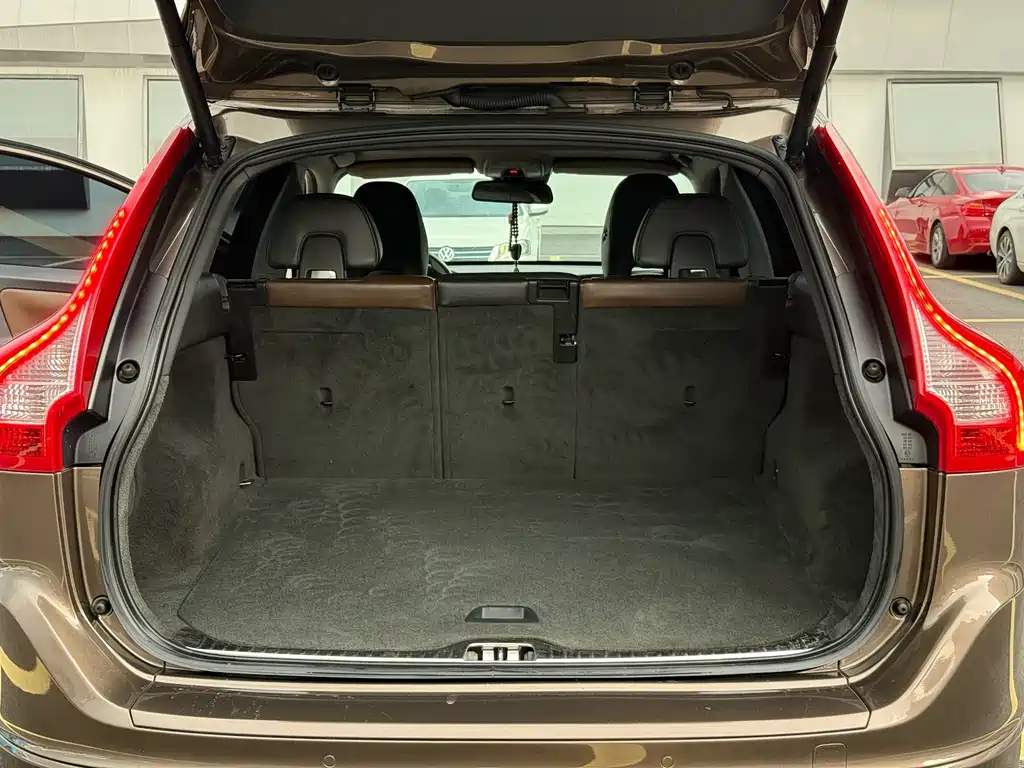 Volvo XC60 (Import) — миниатюра 18