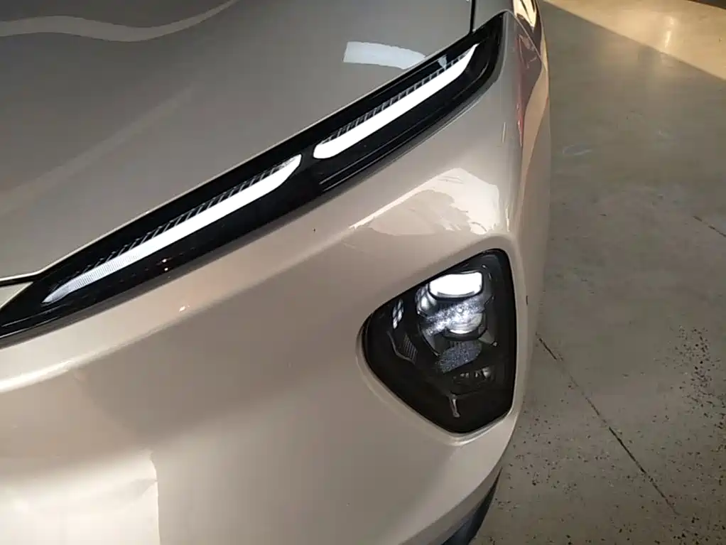 NIO ES8 — миниатюра 24