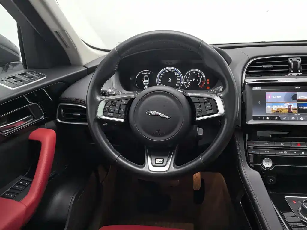 Jaguar F-PACE — миниатюра 11