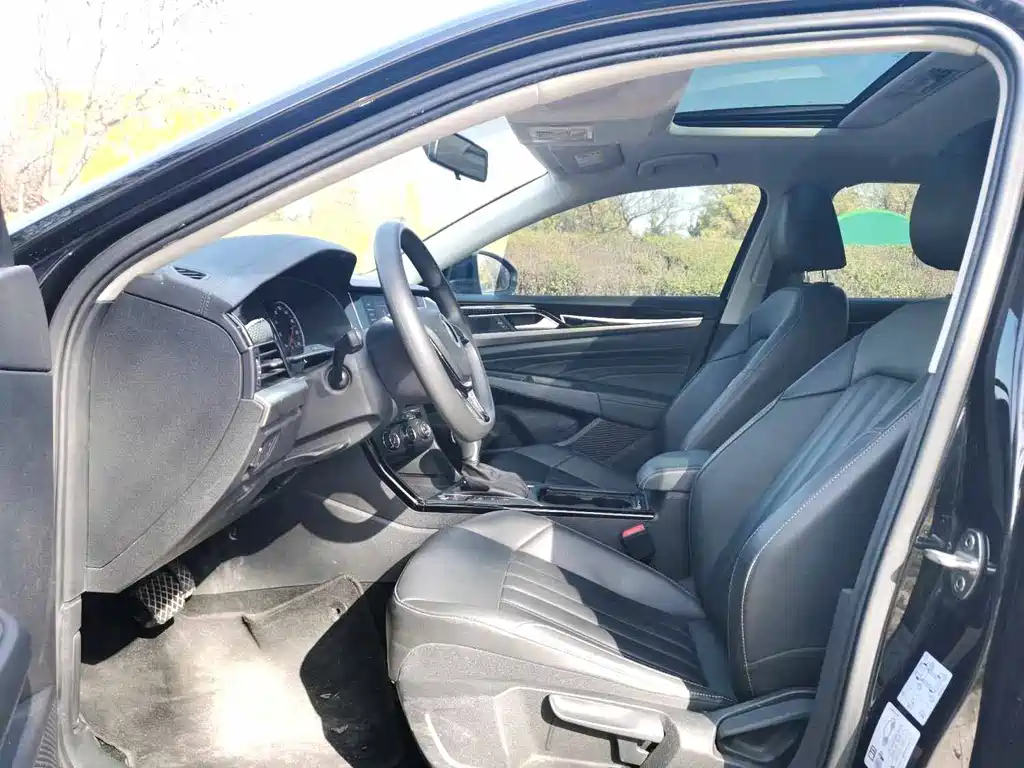 Volkswagen Passat 2020 280TSI VI