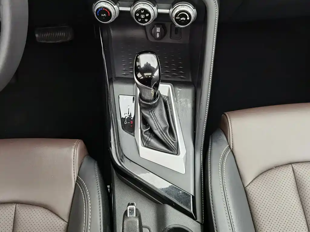 Changan CS15 — миниатюра 13