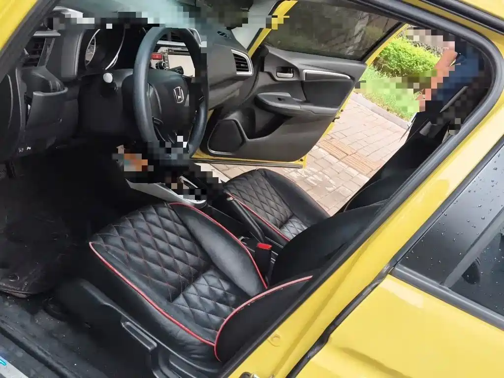 Honda Fit — миниатюра 8