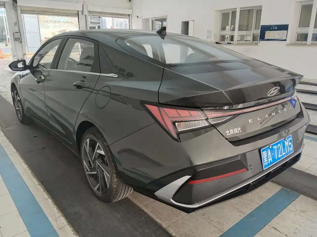 Hyundai Elantra — миниатюра 5