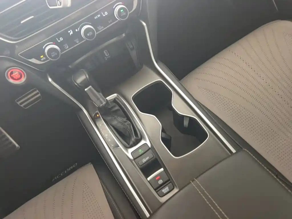 Honda Accord — миниатюра 14