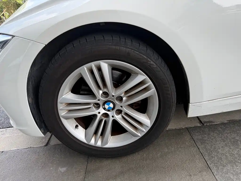 BMW 3 Series — миниатюра 8