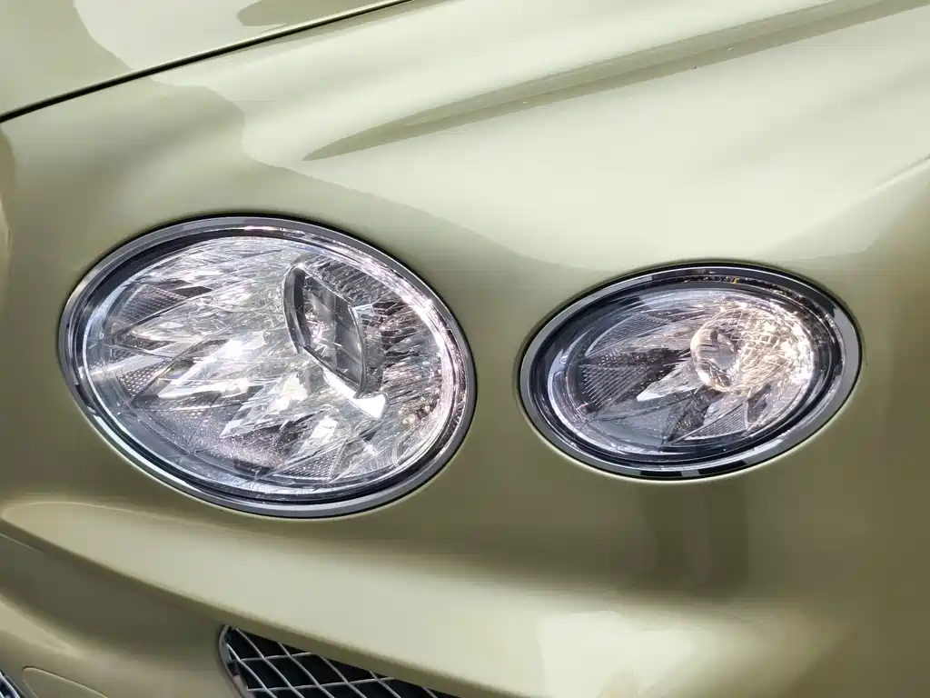 Bentley Bentayga — миниатюра 19