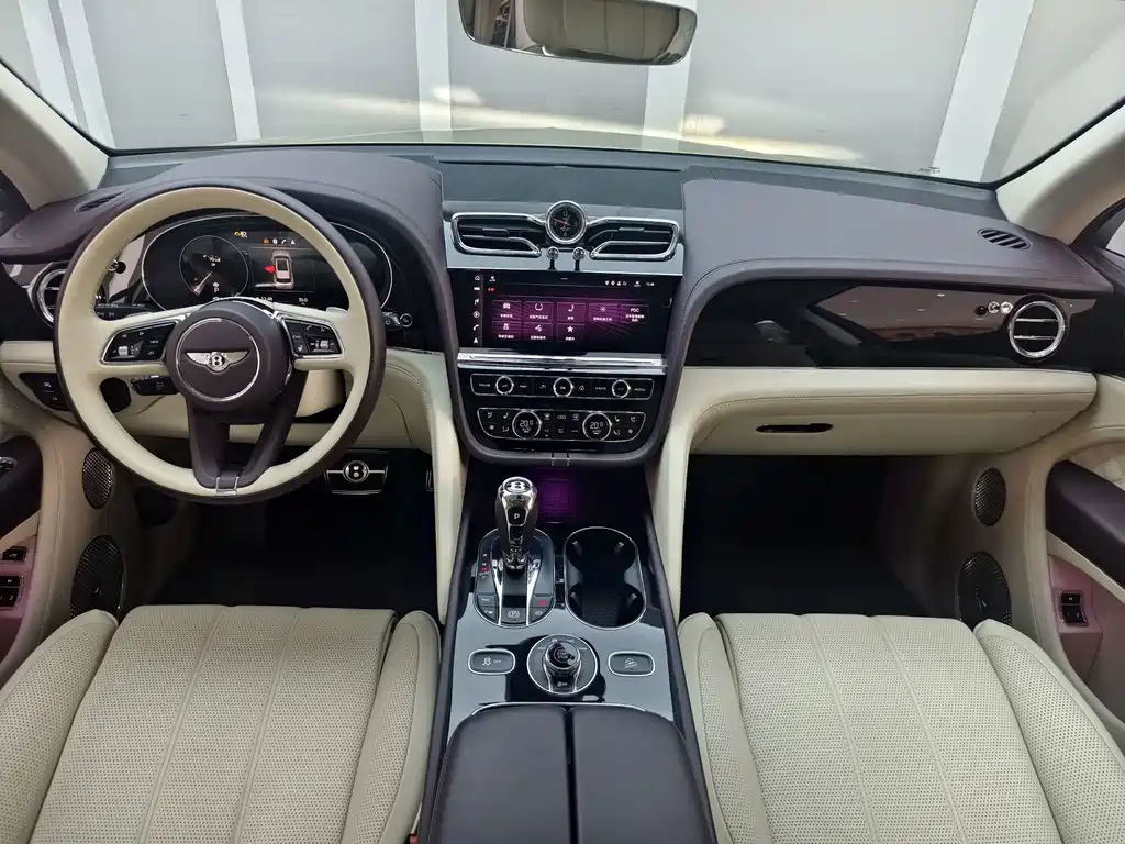 Bentley Bentayga — миниатюра 9