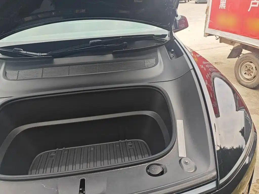 Tesla Model Y — миниатюра 22