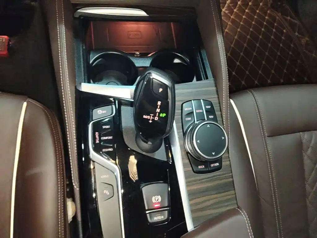 BMW 5 Series New Energy — миниатюра 14