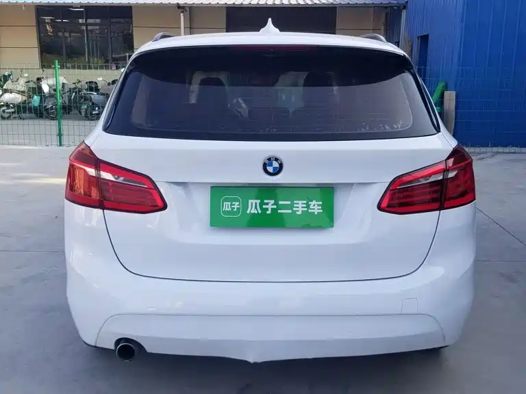 BMW 2 Series Active Tourer — миниатюра 6