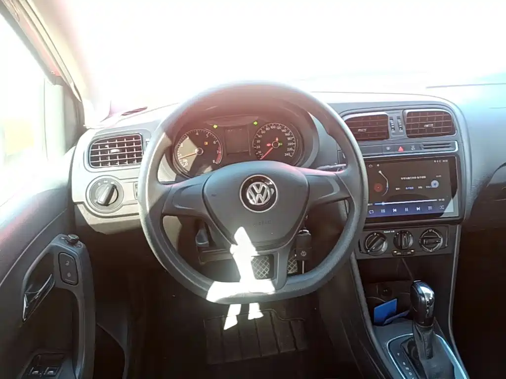 Volkswagen Polo — миниатюра 11