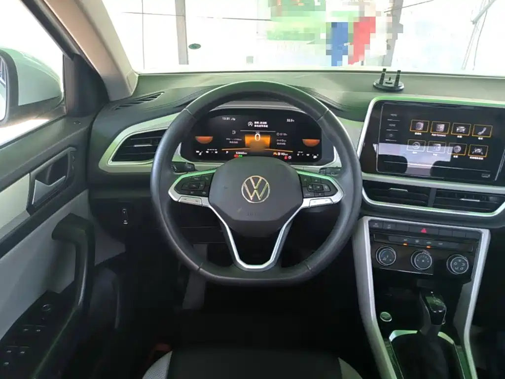 Volkswagen T-Roc — миниатюра 11