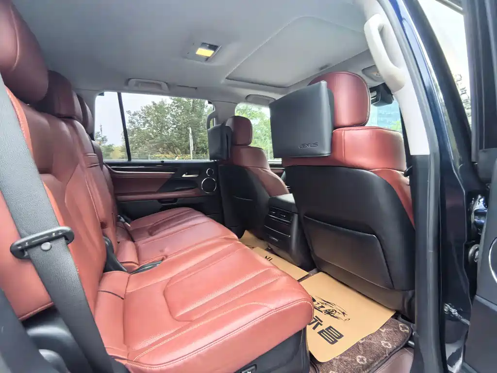 Lexus LX — миниатюра 14