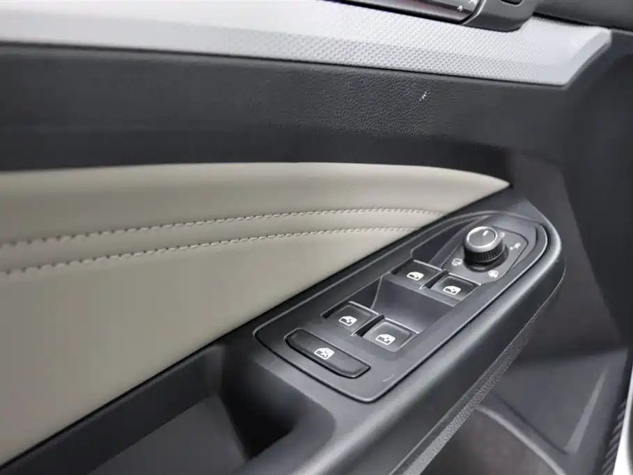 Volkswagen Golf — миниатюра 15