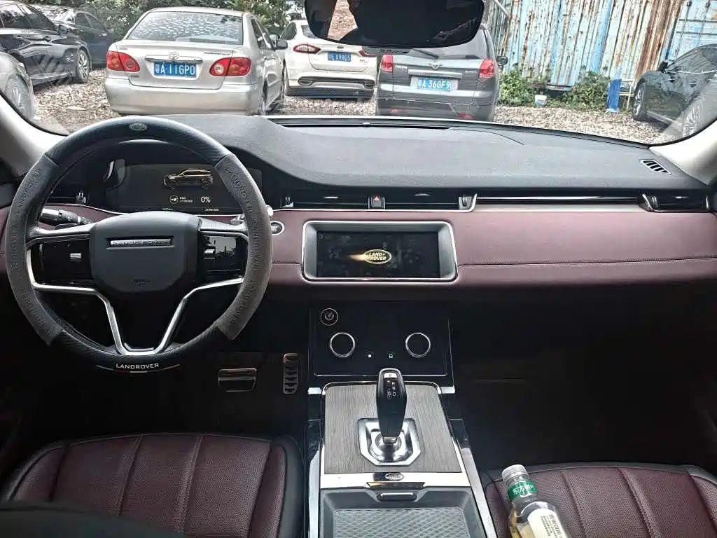 Land Rover Evoque PHEV — миниатюра 8