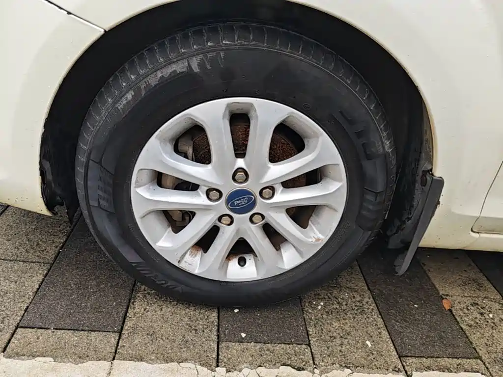 Ford Focus — миниатюра 23