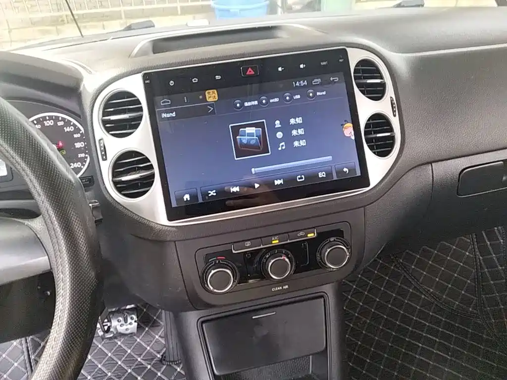 Volkswagen Tiguan — миниатюра 13