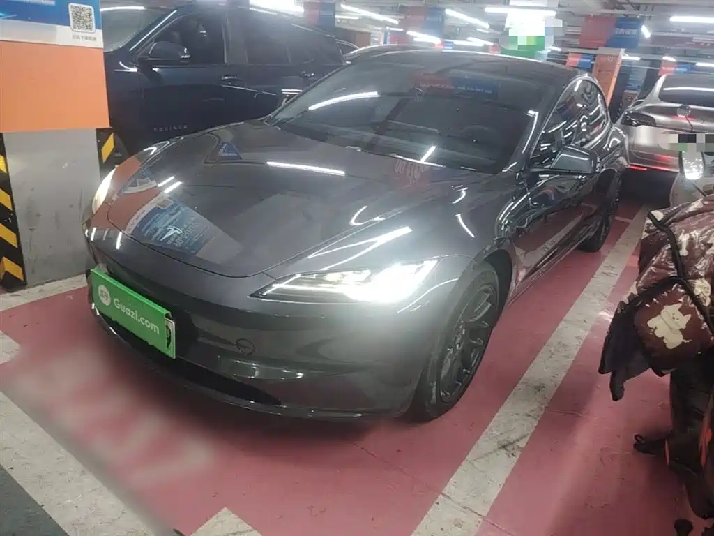 Tesla Model 3 2024