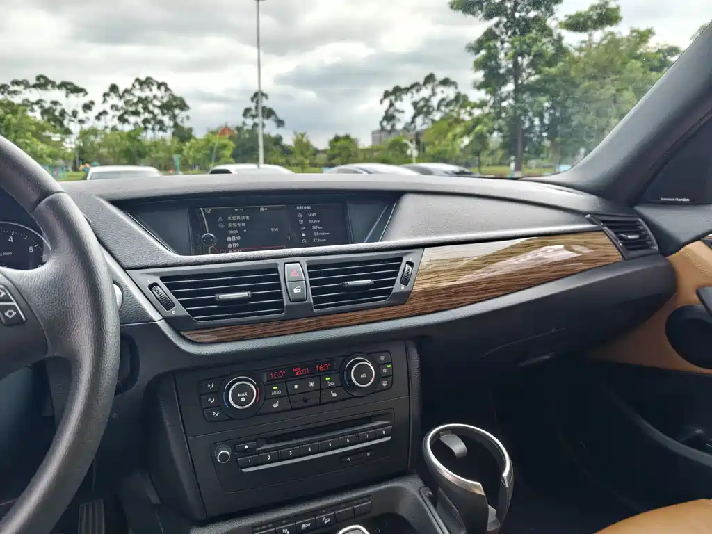 BMW X1 2012 xDrive20i Luxury