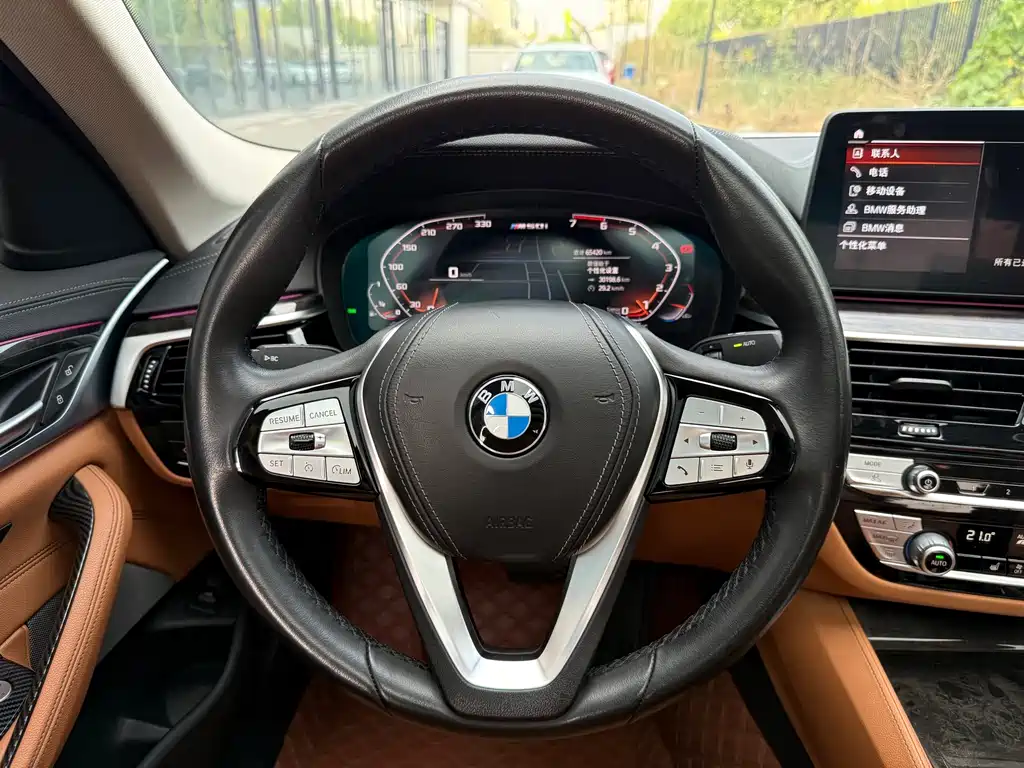 BMW 5 Series — миниатюра 9