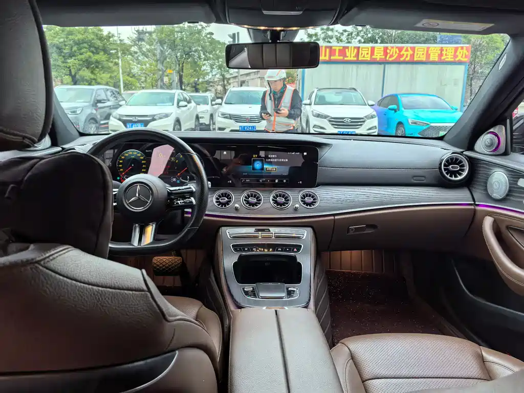 MERCEDES-BENZ E CLASS