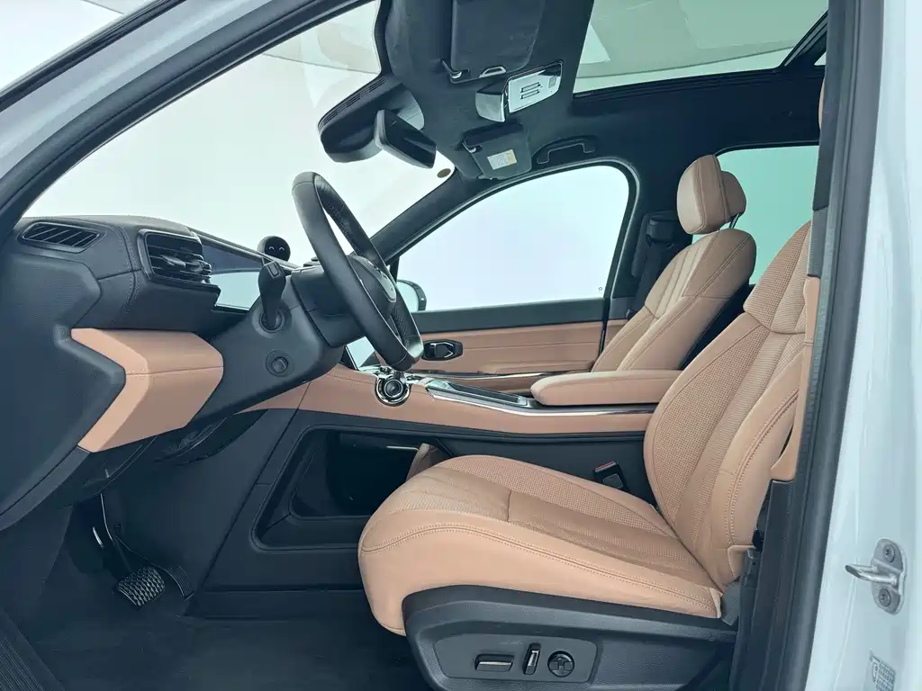 NIO ES8 2020 415KM мест