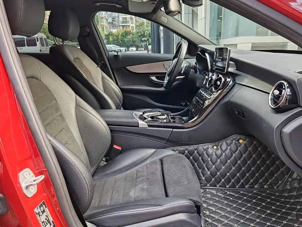 Mercedes-Benz C-Class — миниатюра 13