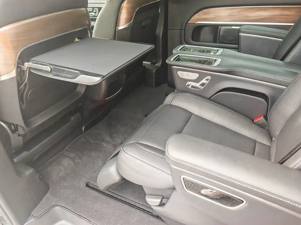 Mercedes-Benz V-Class — миниатюра 18