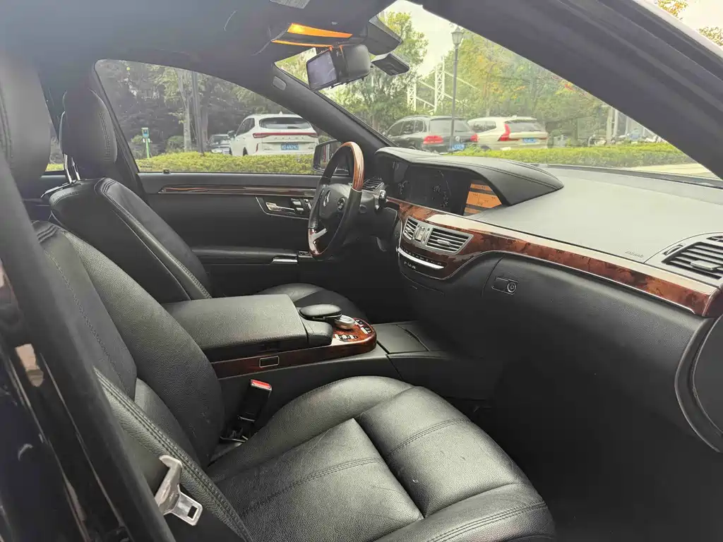 Mercedes-Benz S-Class — миниатюра 11