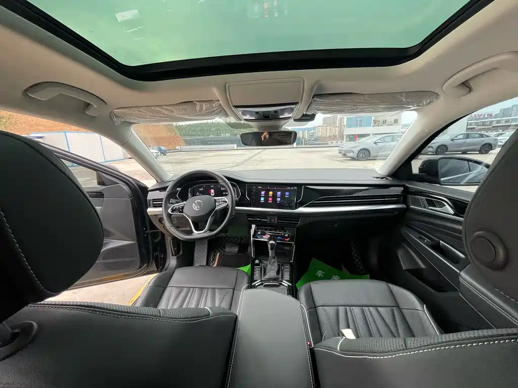 Volkswagen Passat 2022 330TSI Luxury