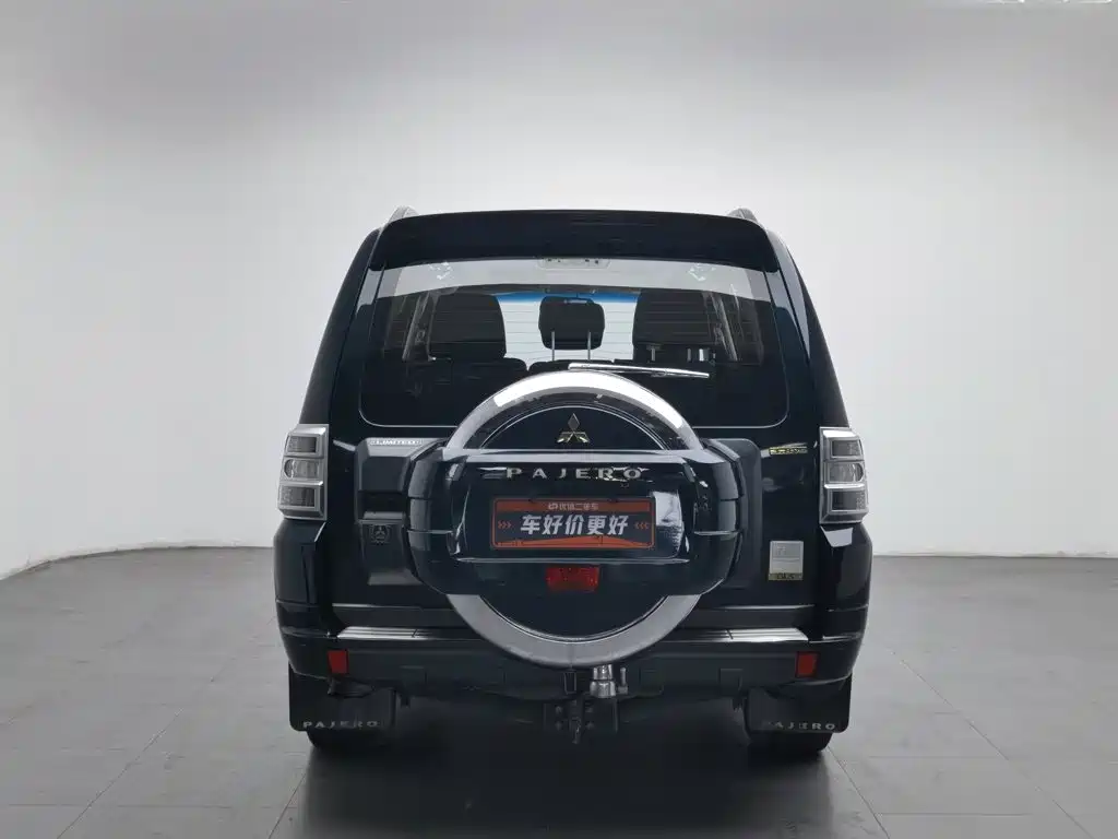Mitsubishi Pajero (Import) — миниатюра 4