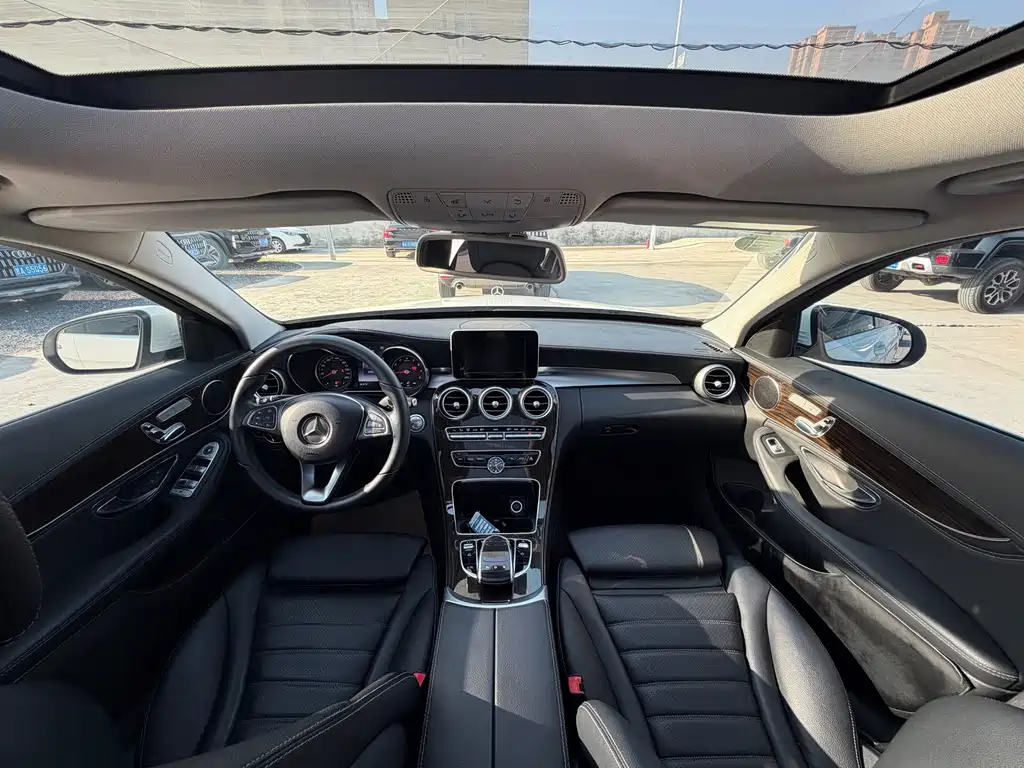 Mercedes-Benz C-Class — миниатюра 9