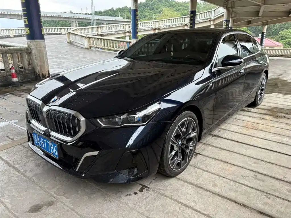 BMW 5 Series 2025